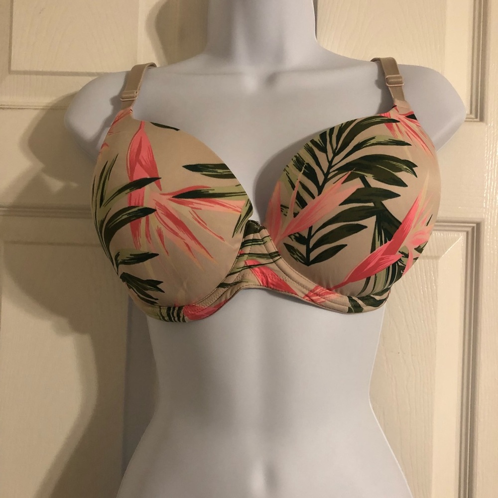 Cream and Hawaiian print everywhere bra!